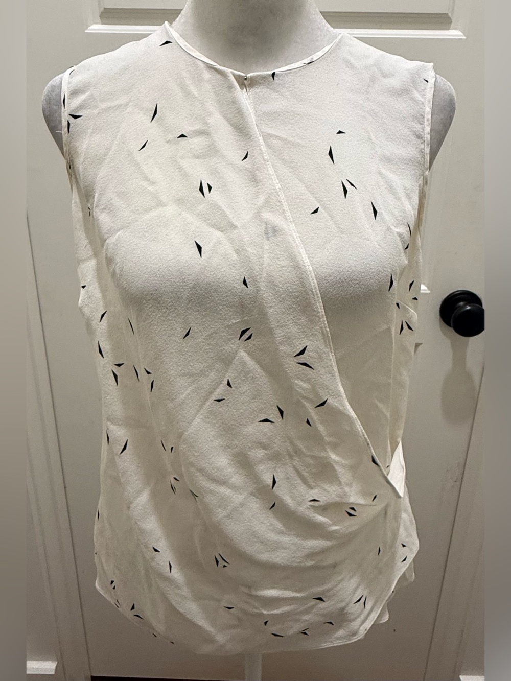 ALC. Silk Sleeveless Draped Wrapped blouse. Cream/Black. Size Small.